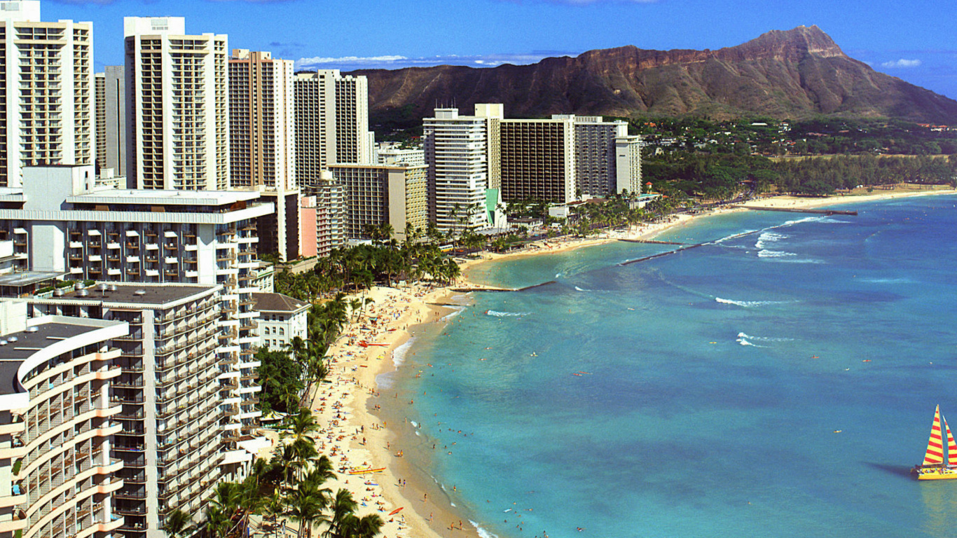 Das Beach With Skyscrapers Wallpaper 1366x768