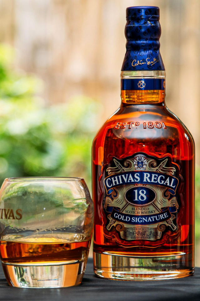 Fondo de pantalla Chivas Regal 18 Year Old Whisky 640x960
