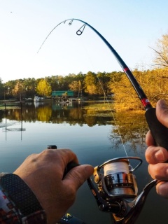 Обои Fishing in autumn 240x320