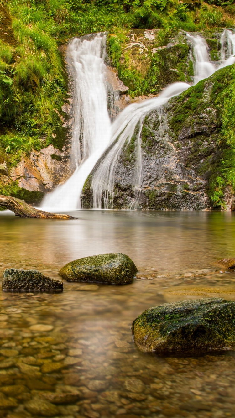 Обои Waterfall in Spain 750x1334