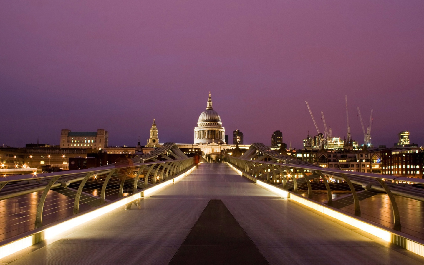 Screenshot №1 pro téma Millennium Bridge In Londonl 1440x900