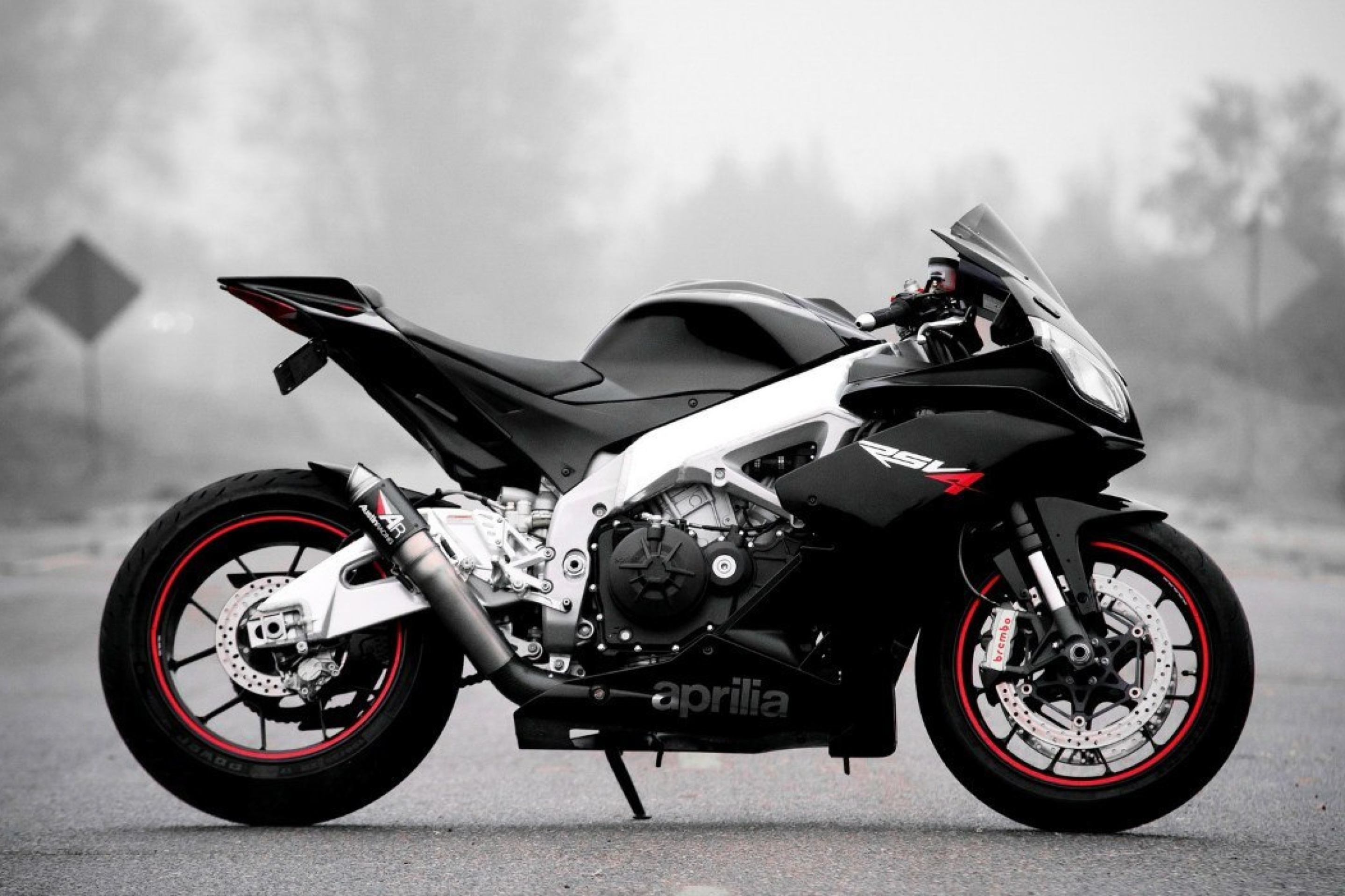 Aprilia RSV4 screenshot #1 2880x1920