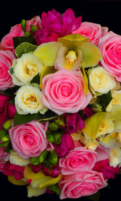 Screenshot №1 pro téma Bouquet of roses and yellow orchid, floristry 240x400