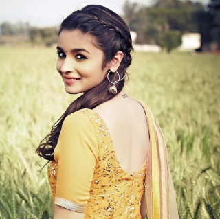 Alia Bhatt In Humpty Sharma Ki Dulhania sfondi gratuiti per 208x208