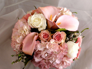 Обои White Roses Bouquet 320x240