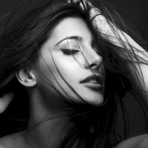 Screenshot №1 pro téma Nargis Fakhri Black & White 208x208