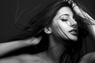 Nargis Fakhri Black & White - Obrázkek zdarma pro Widescreen Desktop PC 1600x900