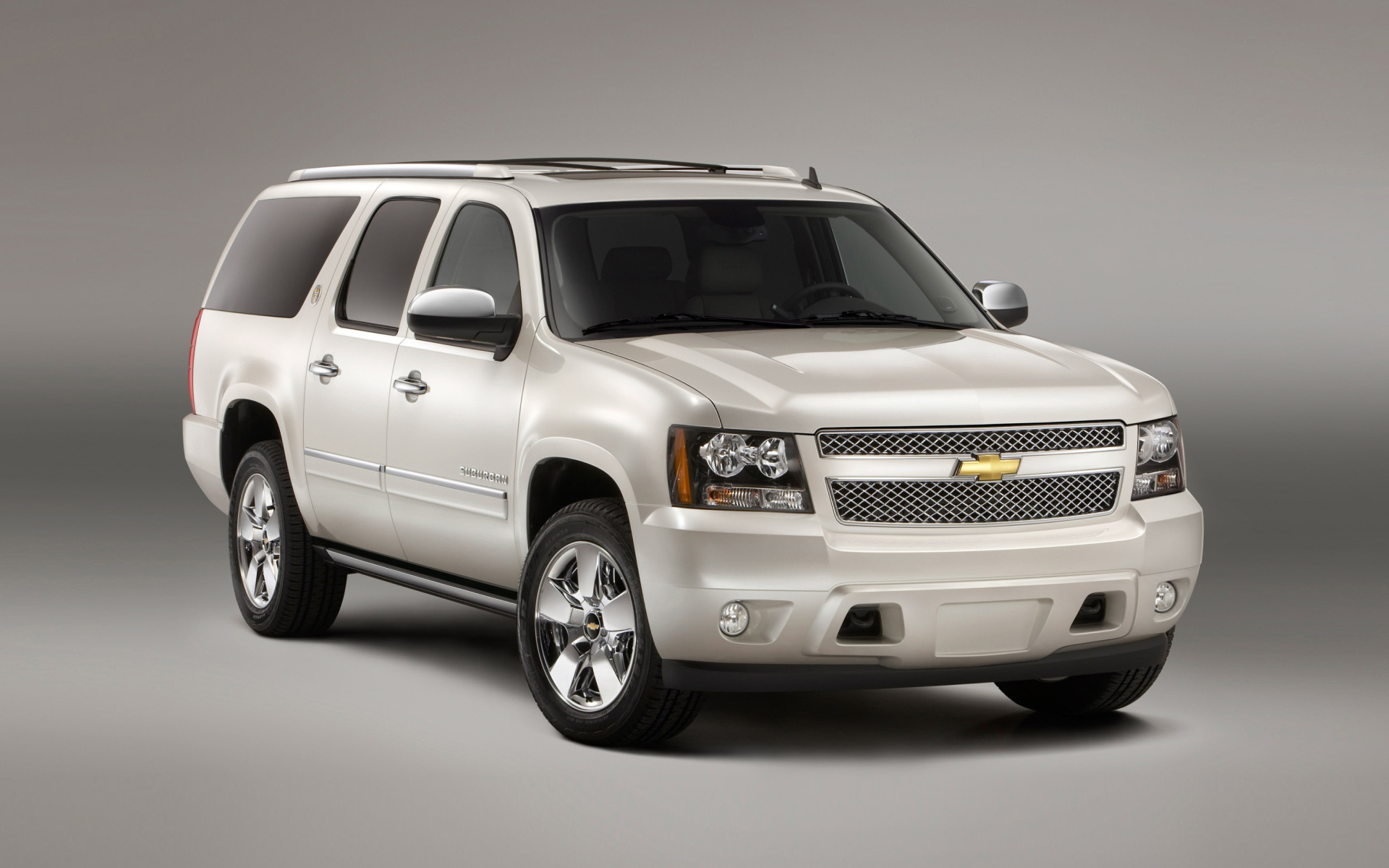 Screenshot №1 pro téma Chevrolet Suburban 2015 Large SUV 1920x1200