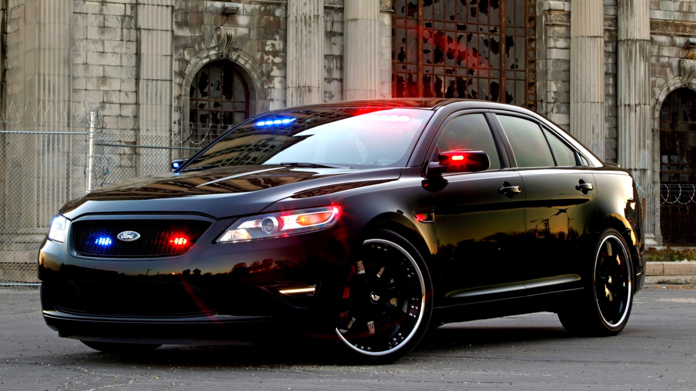 Screenshot №1 pro téma Ford Taurus Police Car 1366x768