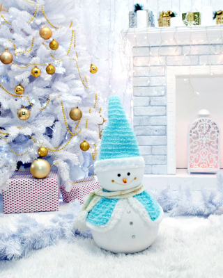 Обои Christmas Tree and Snowman для 128x160