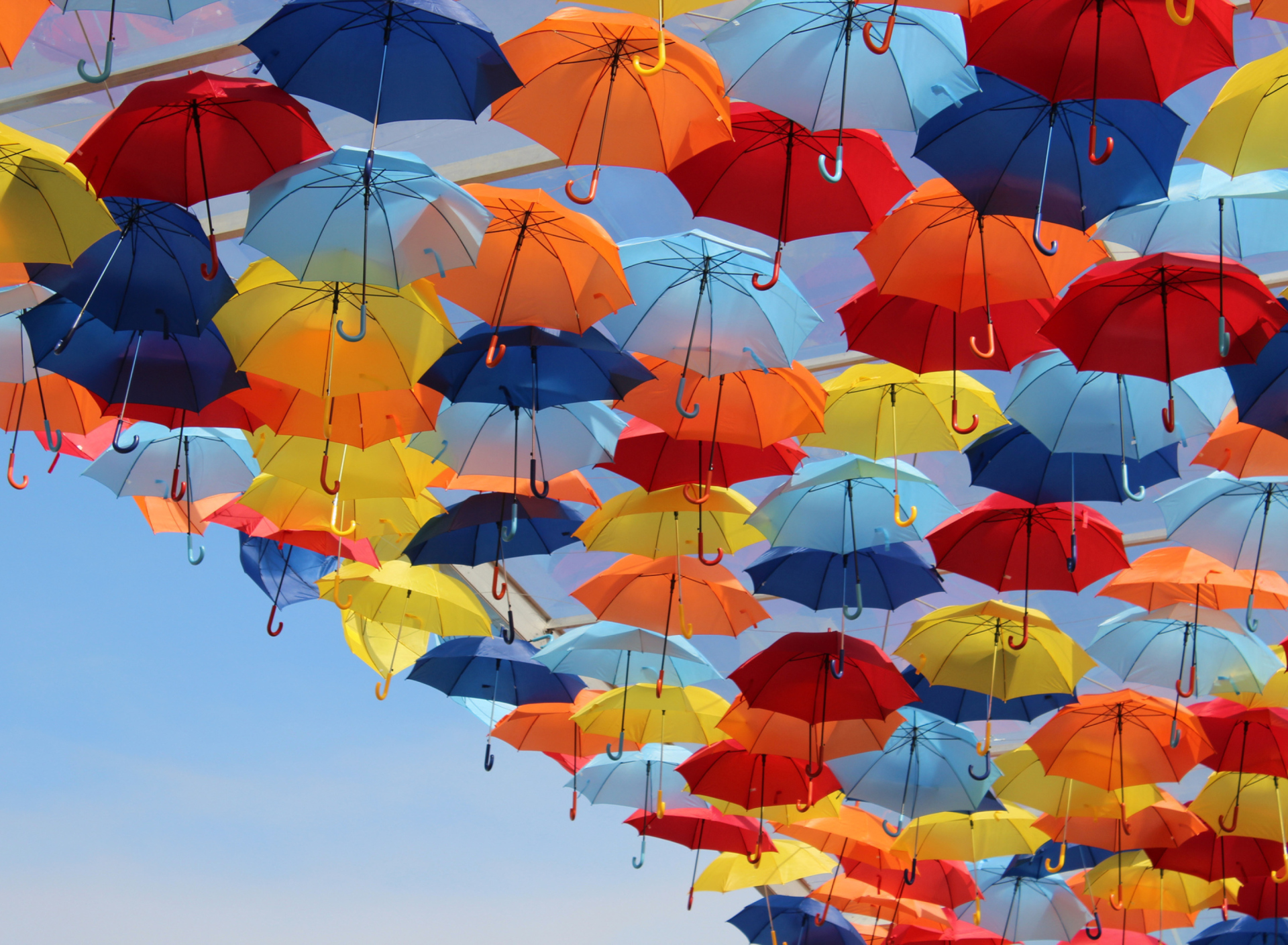 Das Umbrellas In Sky Wallpaper 1920x1408