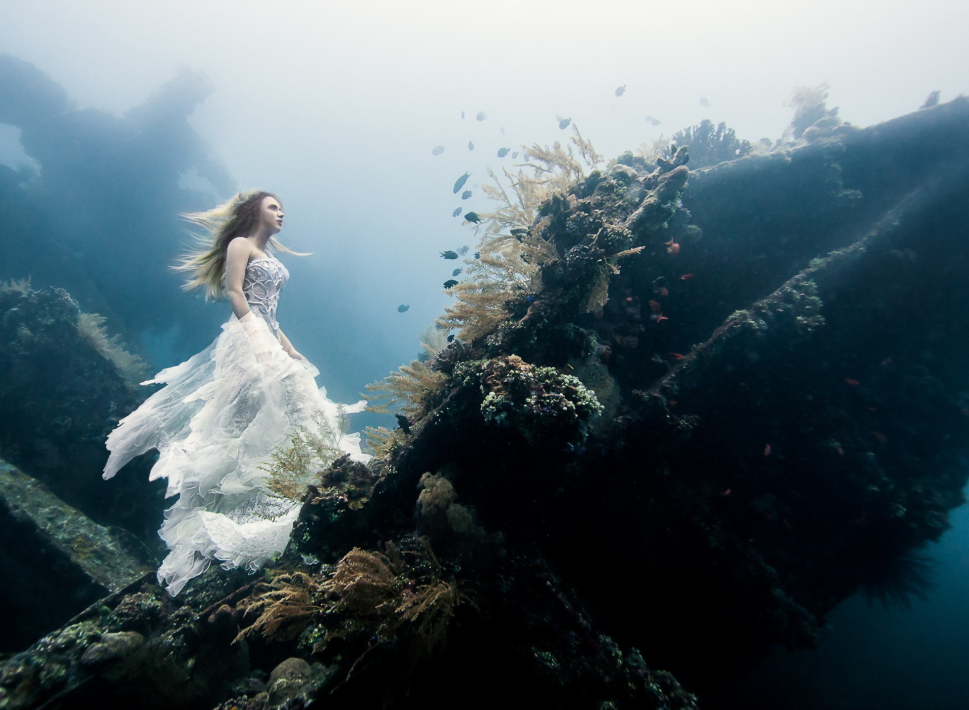 Underwater Princess wallpaper 1920x1408