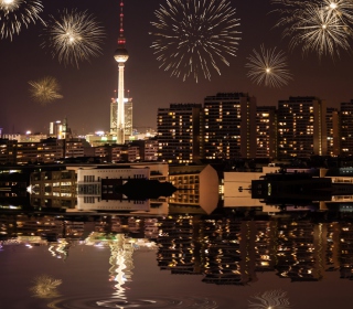 Fireworks In Berlin sfondi gratuiti per 2048x2048