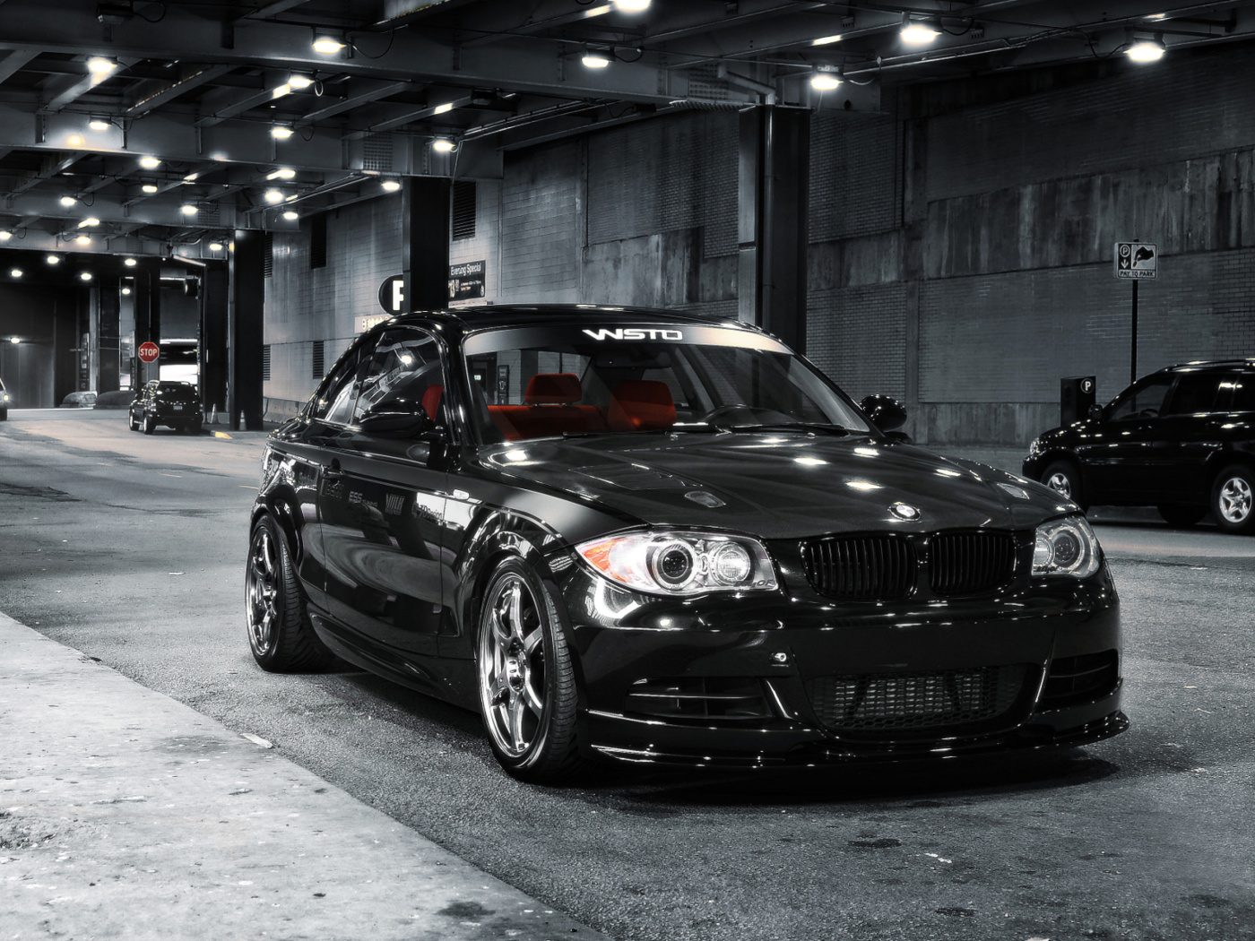 Обои BMW 135i Black Kit Tuning 1400x1050