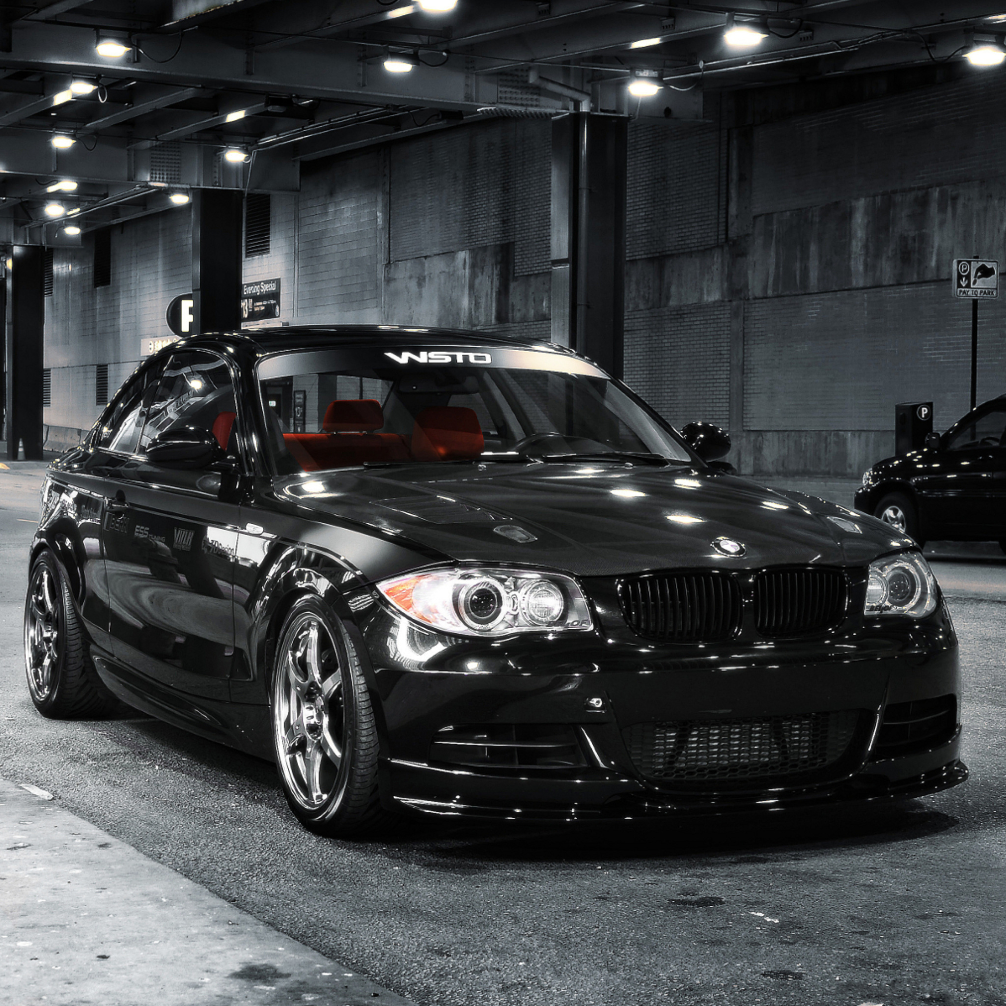 Fondo de pantalla BMW 135i Black Kit Tuning 2048x2048