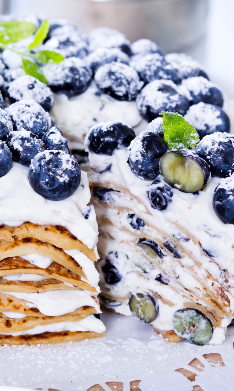 Fondo de pantalla Blueberry And Cream Cake 768x1280