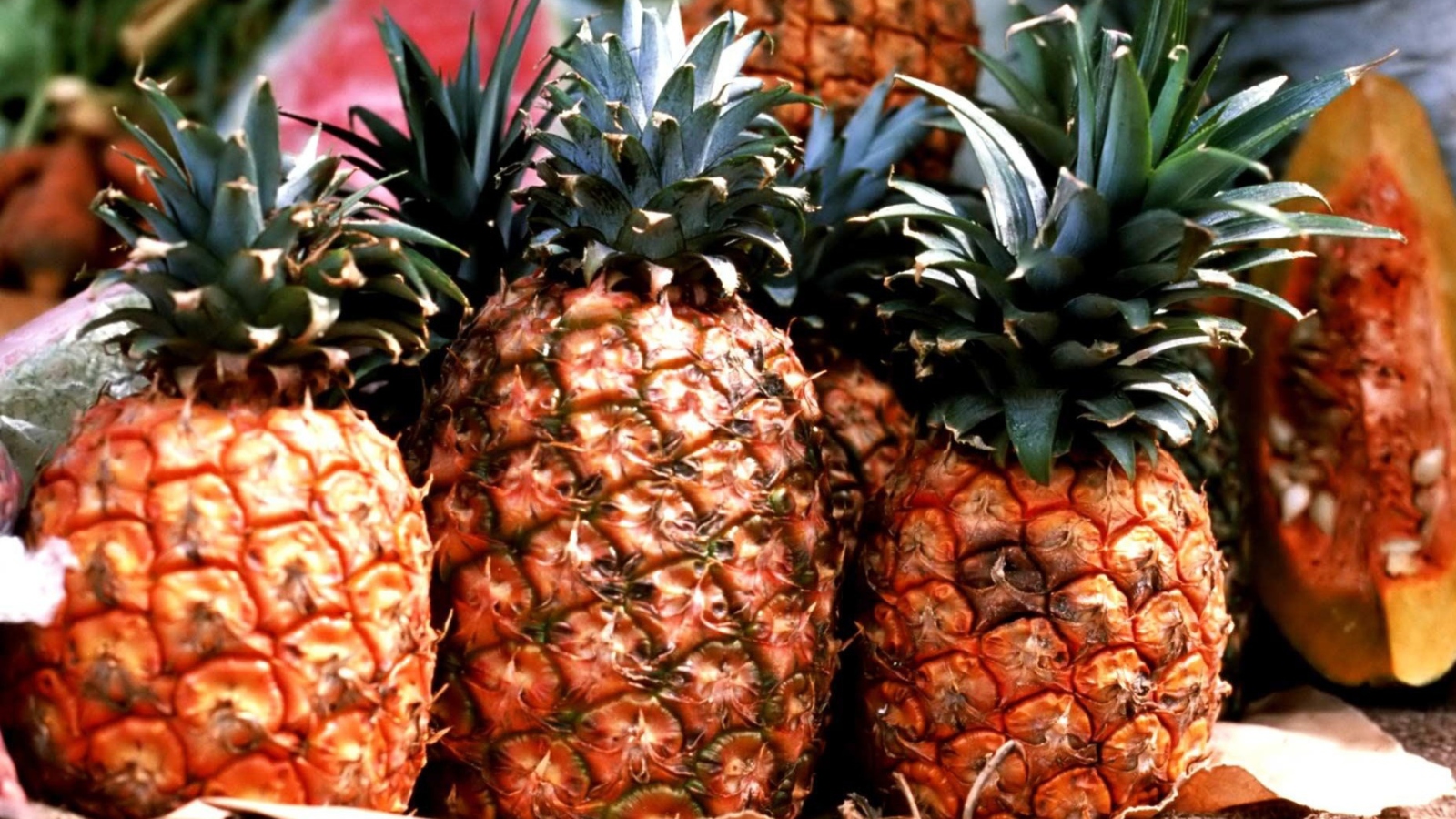 Fondo de pantalla Pineapples 1600x900