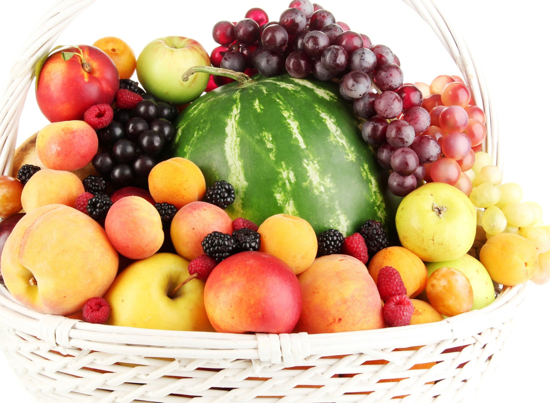 Fondo de pantalla Berries And Fruits In Basket 1920x1408