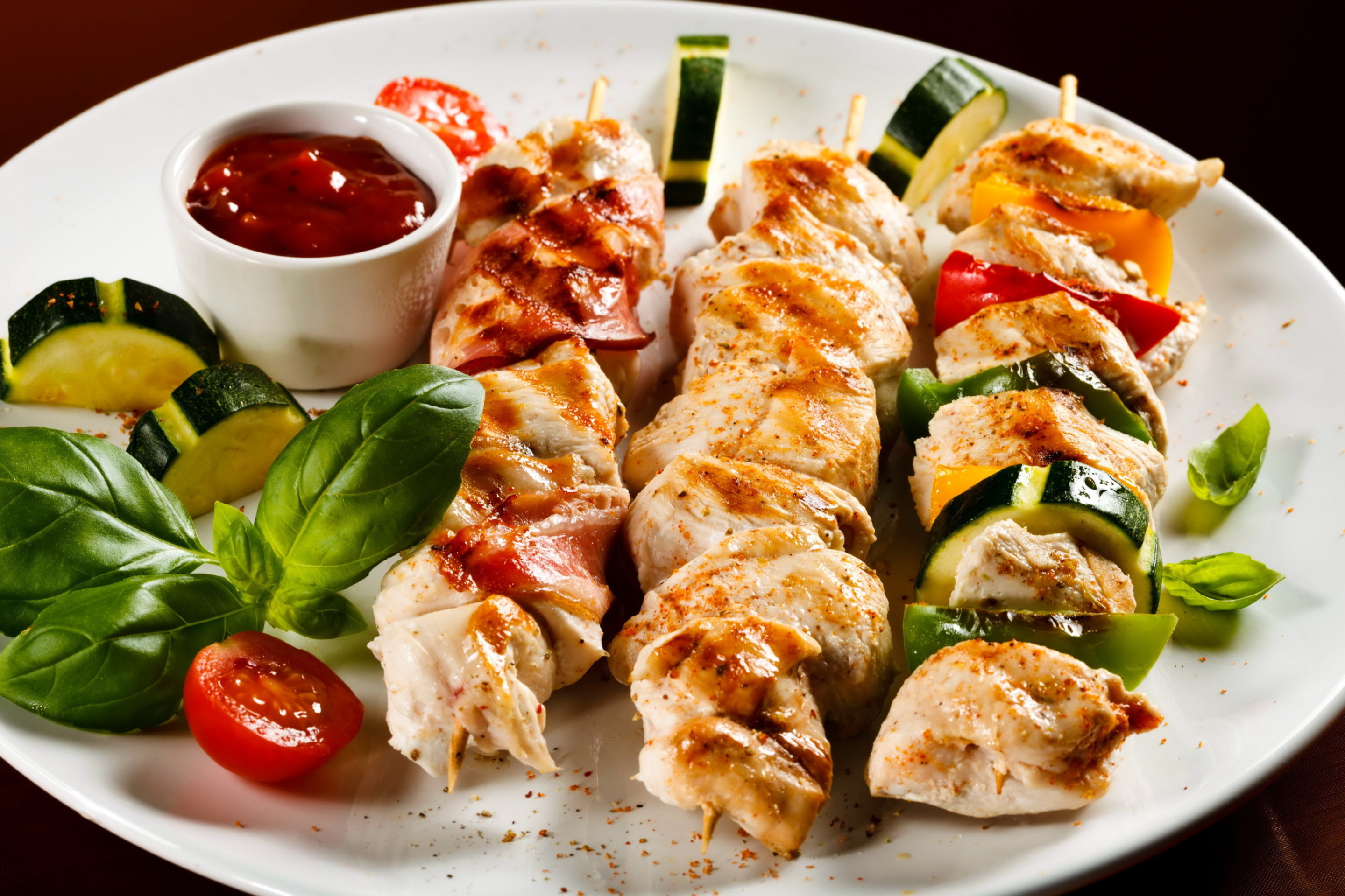 Screenshot №1 pro téma Chicken Skewers as Kebab with Sauce 2880x1920