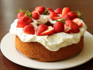 Sfondi Strawberry Cake 320x240