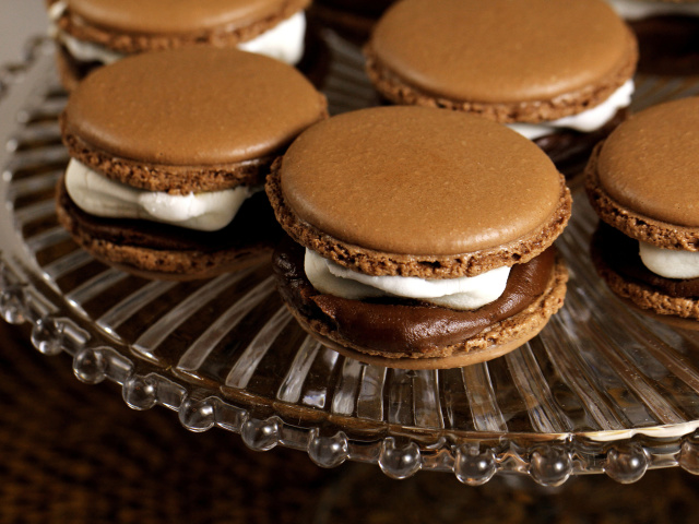 Screenshot №1 pro téma French Chocolate Macarons 640x480