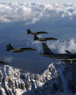 Kostenloses US Air Force Airplanes Wallpaper für iPhone 6 Plus