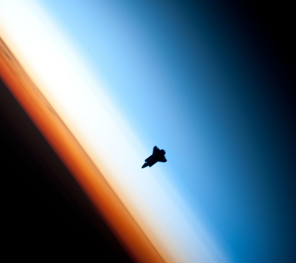 Das Shuttle In Outer Space Wallpaper 960x854