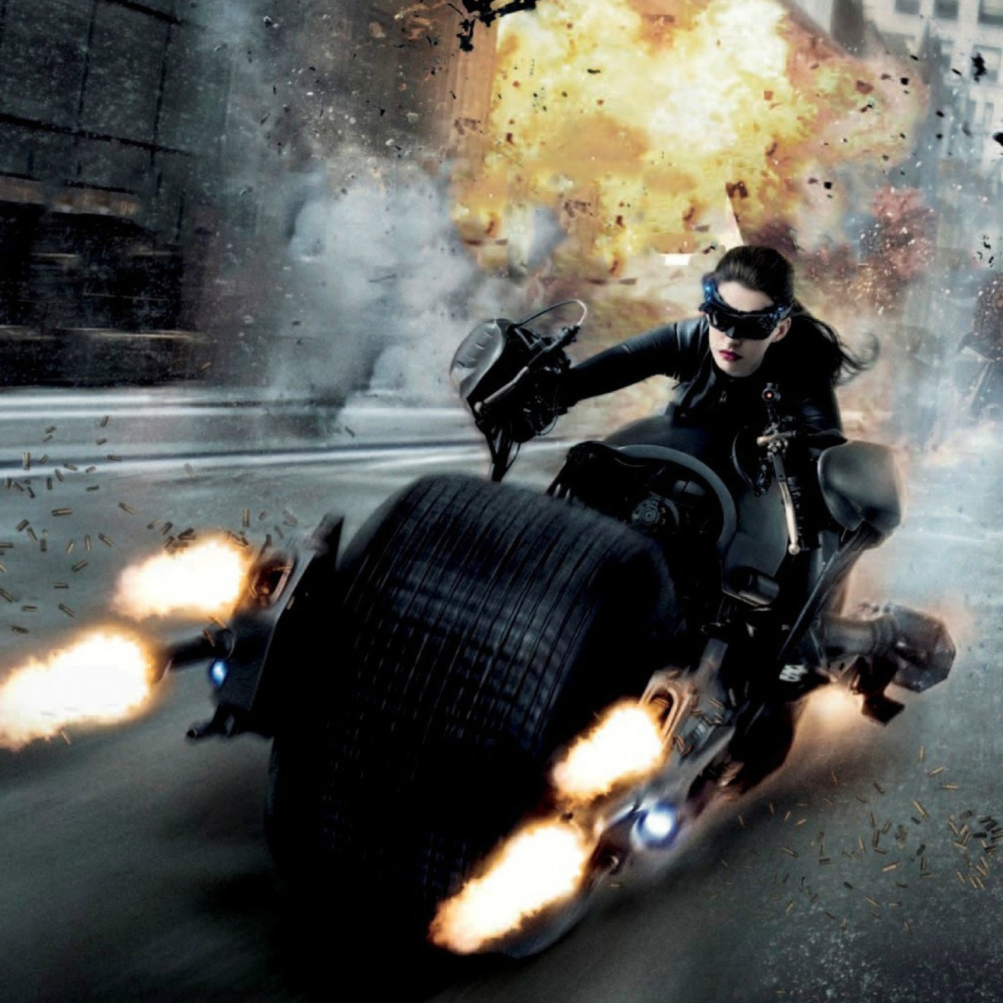 Screenshot №1 pro téma Anne Hathaway In Dark Knight Rises 2048x2048