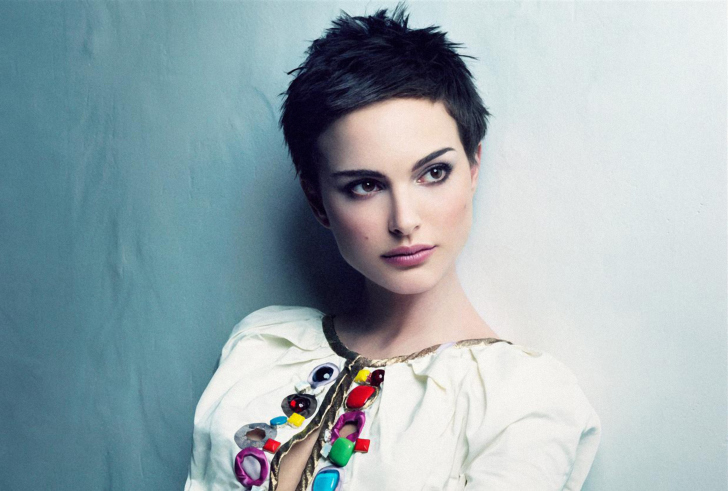 Natalie Portman Short Hair wallpaper