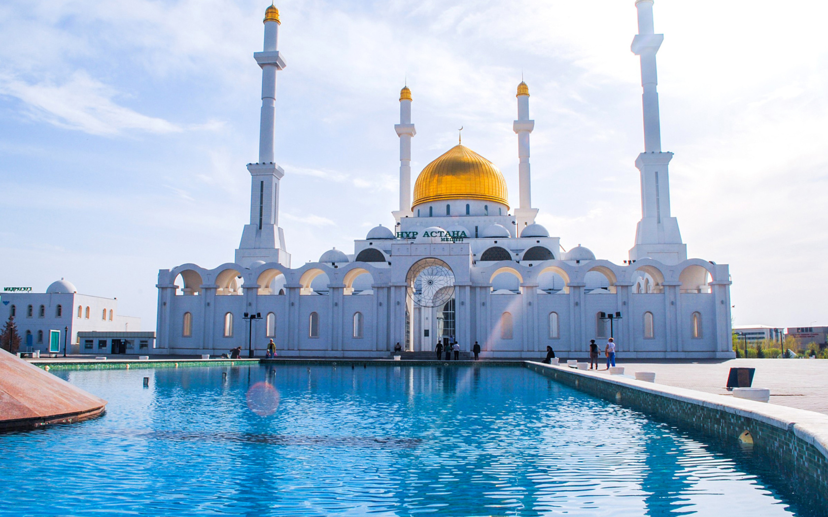 Обои Mosque in Astana 1680x1050