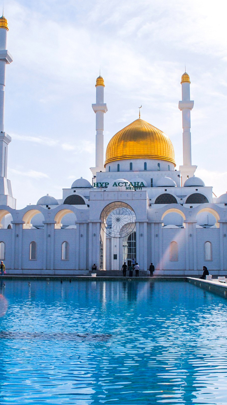 Mosque in Astana wallpaper 750x1334