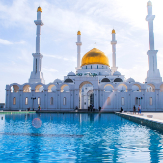 Mosque in Astana - Obrázkek zdarma pro iPad 2