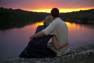 Watching Sunset Together - Obrázkek zdarma pro HTC Desire HD