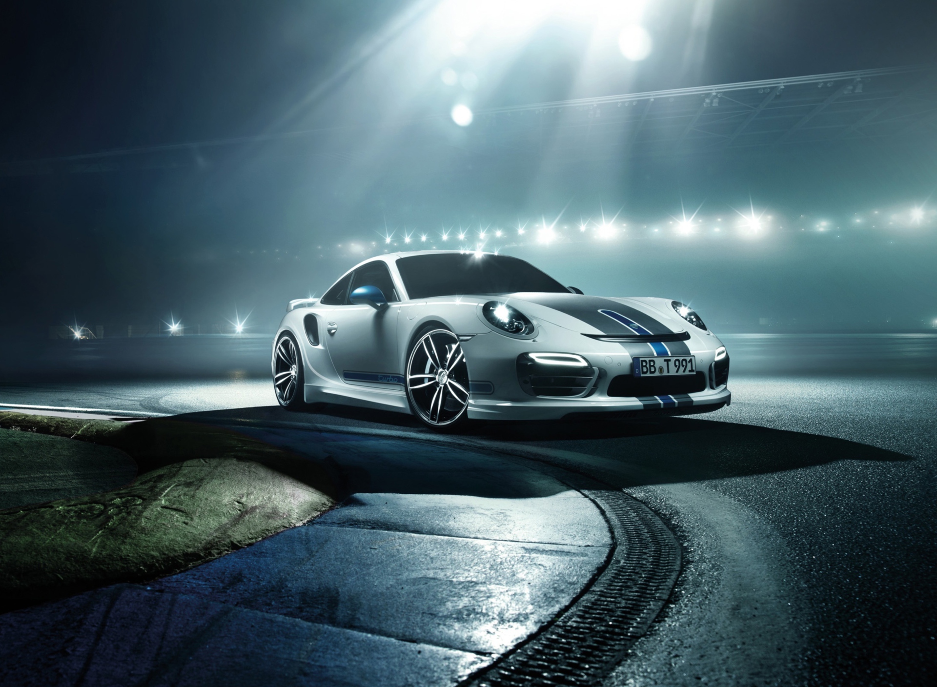 Screenshot №1 pro téma 2014 Porsche 911 Turbo 1920x1408