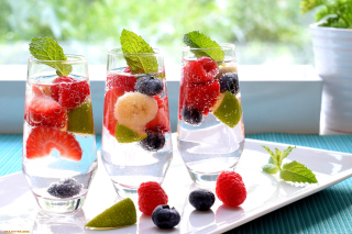 Free Berries Nonalcoholic Cocktail Picture for Android, iPhone and iPad