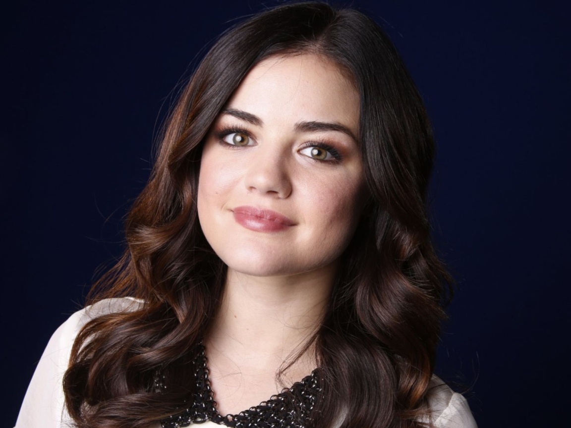 Lucy Hale wallpaper 1152x864