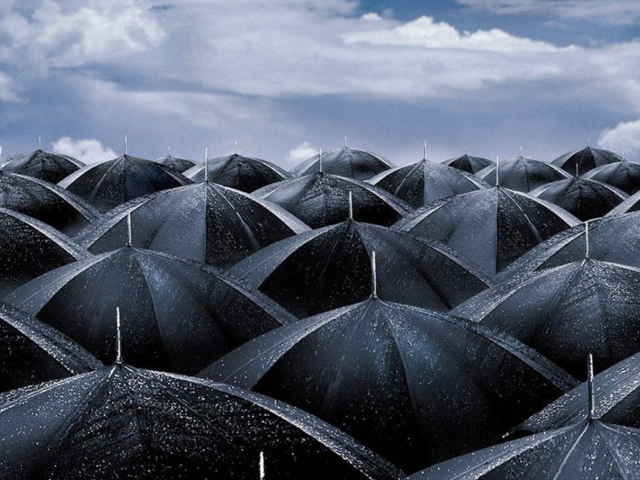 Umbrellas wallpaper 640x480