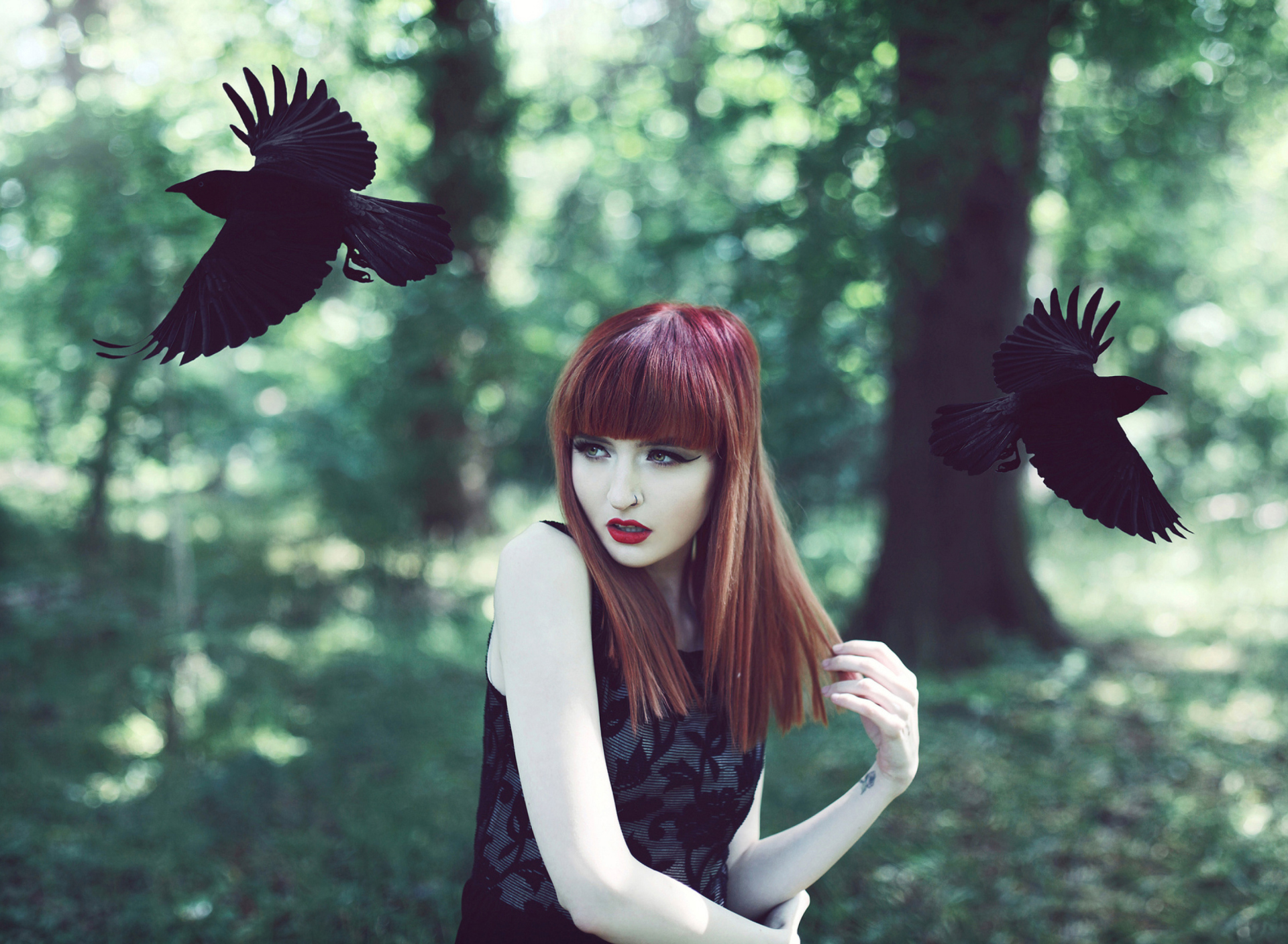 Screenshot №1 pro téma Girl And Ravens 1920x1408