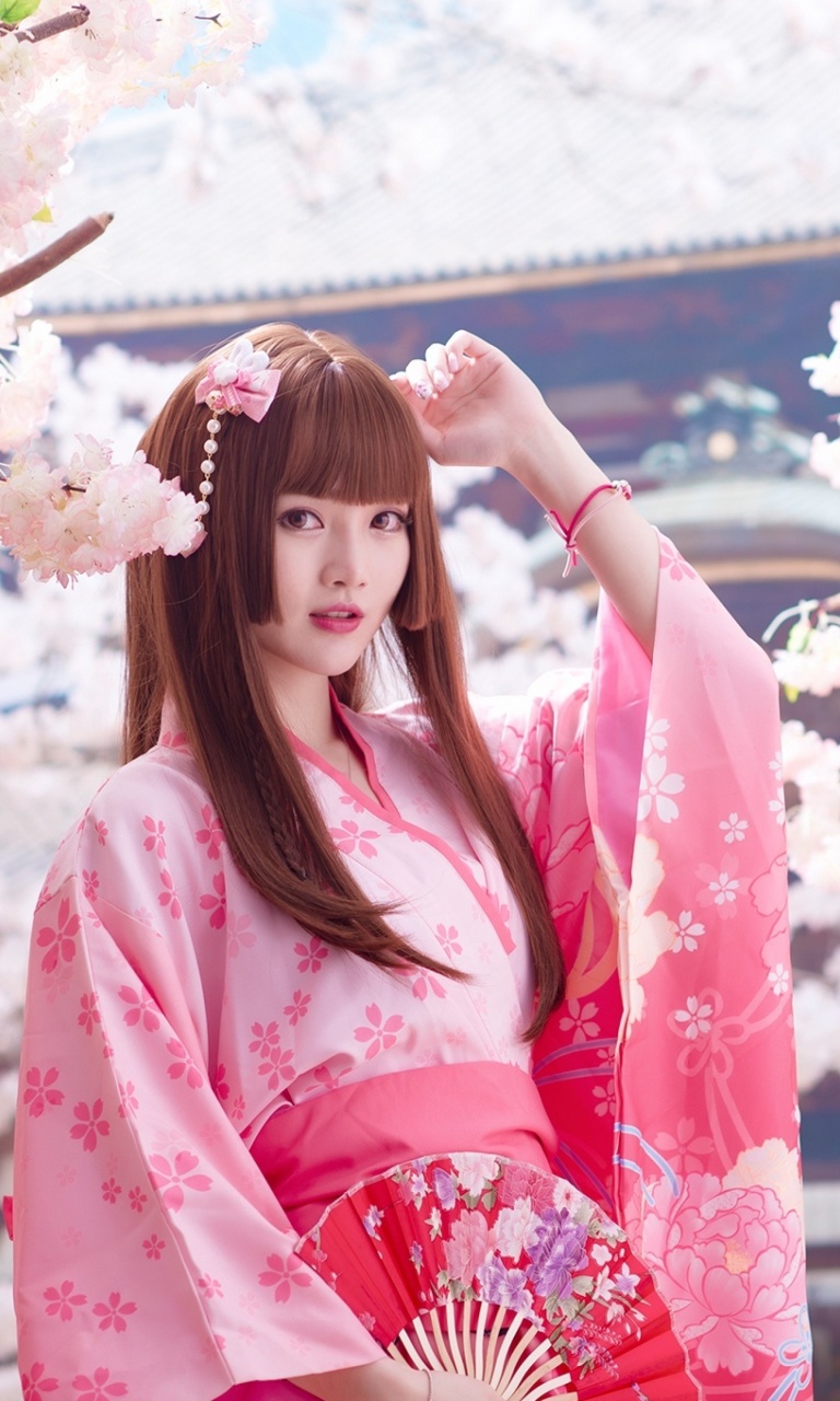 Обои Japanese Girl in Kimono 768x1280