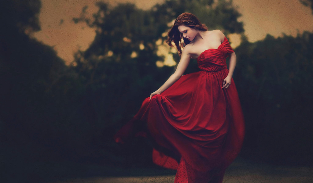 Обои Girl In Beautiful Red Dress 1024x600