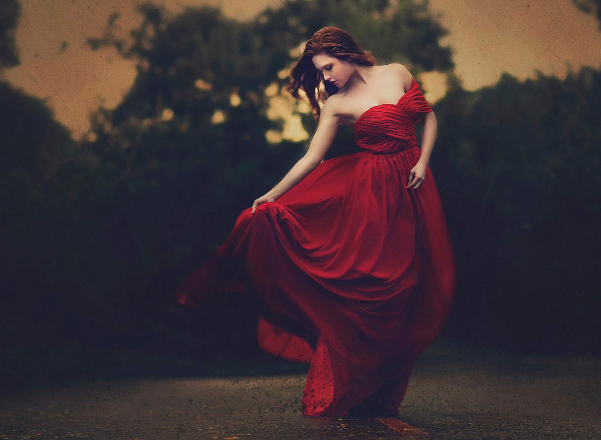 Girl In Beautiful Red Dress wallpaper 1920x1408