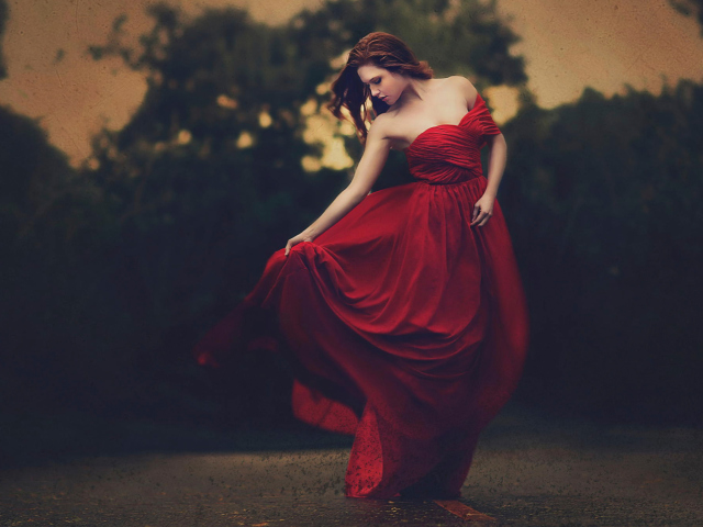 Das Girl In Beautiful Red Dress Wallpaper 640x480