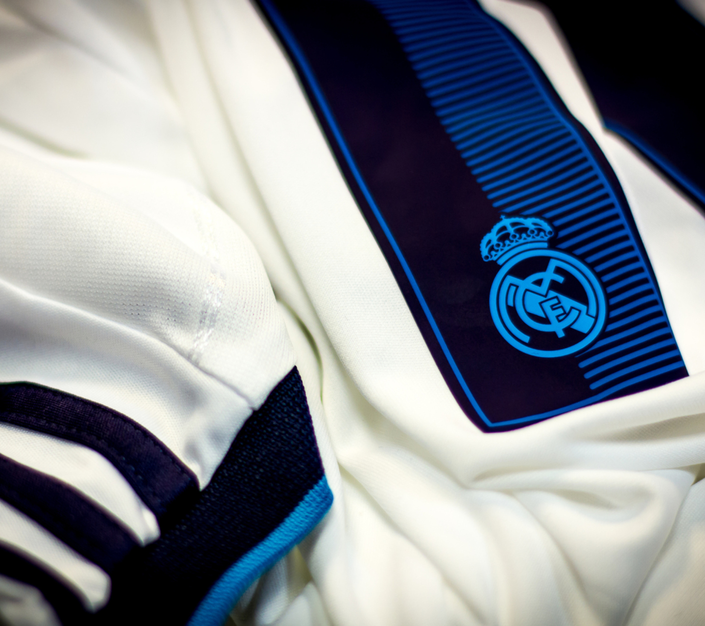 Обои Kit Real Madrid 1440x1280