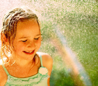 Rainbow And Water Drops sfondi gratuiti per iPad mini