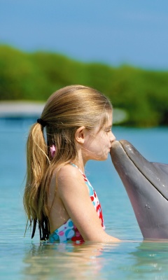 Fondo de pantalla Girl and dolphin kiss 240x400