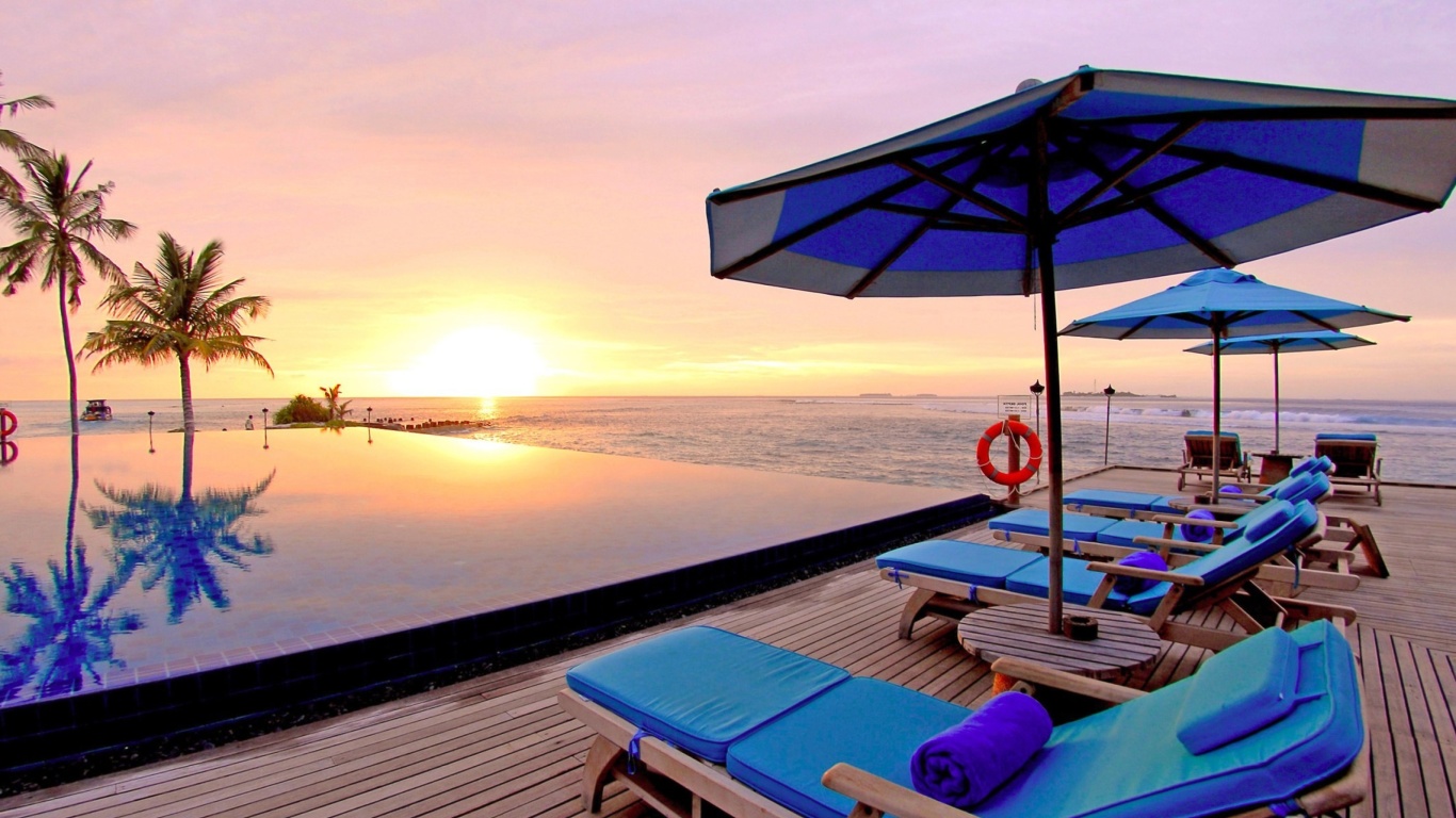 Luxury Wellness Resort in Tropics wallpaper 1366x768