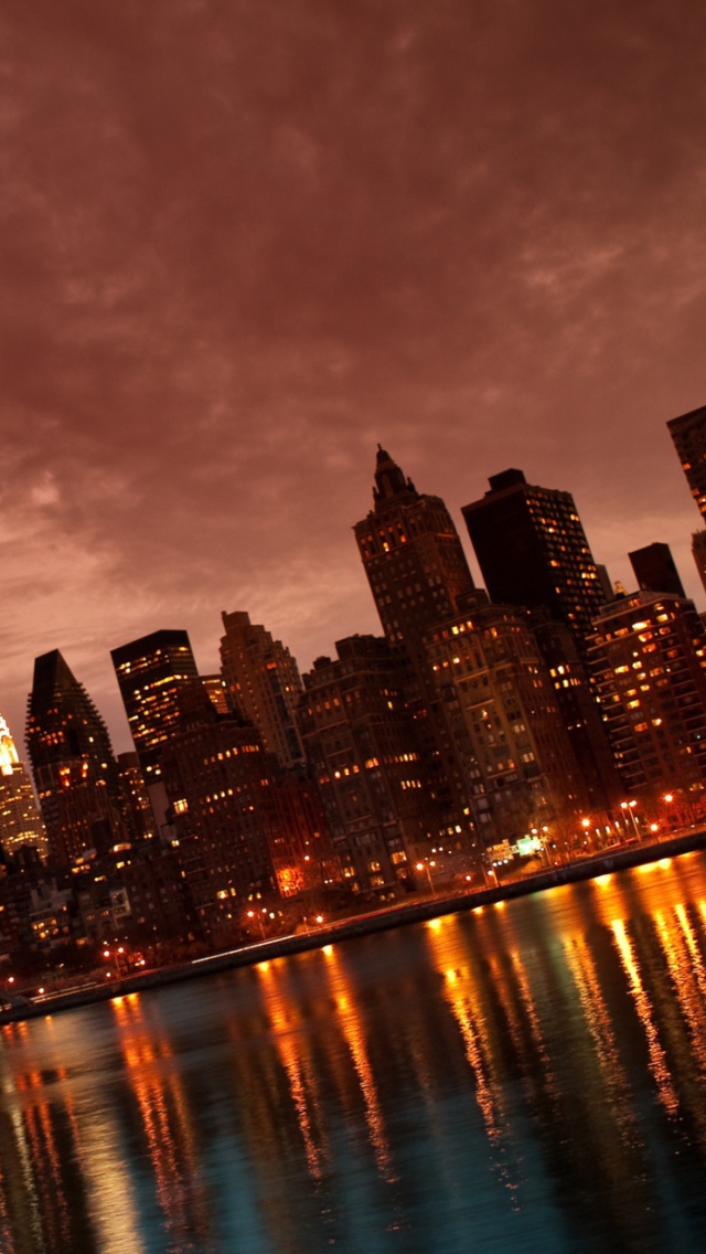 Manhattan Reflections wallpaper 640x1136