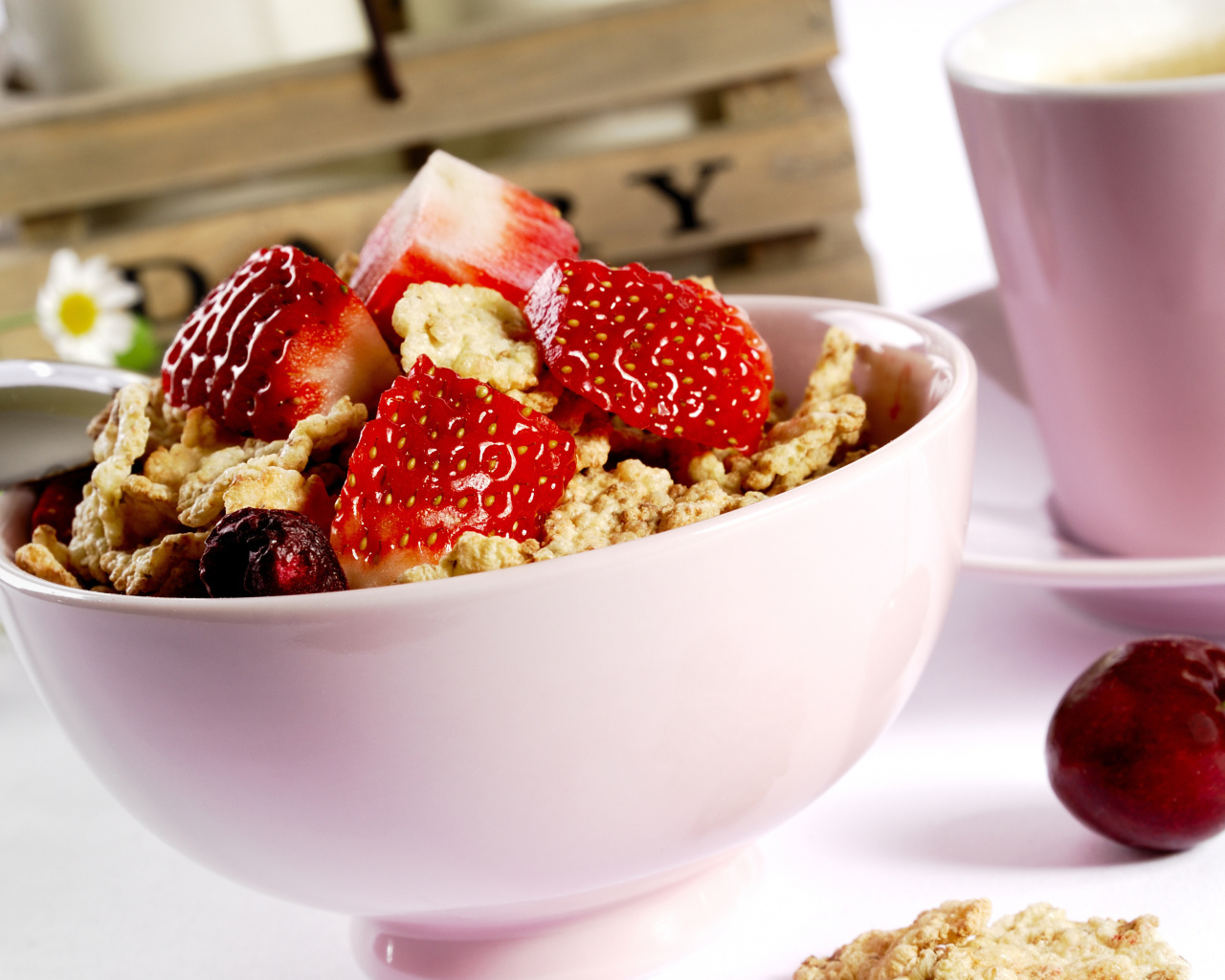 Tasty eco breakfast with muesli wallpaper 1280x1024