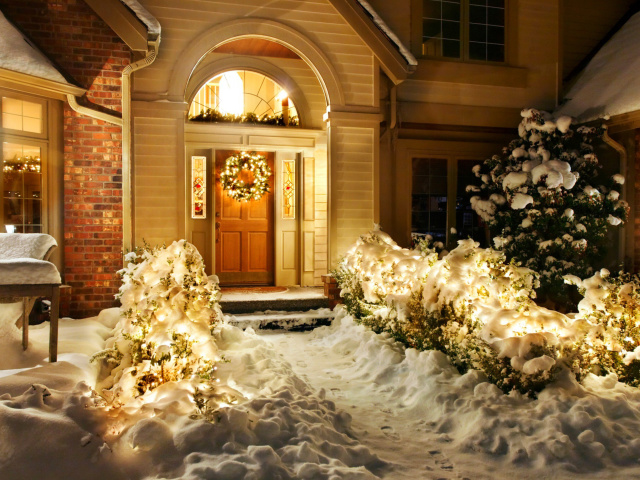 Christmas Outdoor Home Decor Idea wallpaper 640x480