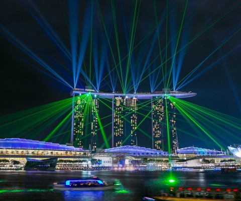 Sfondi Laser show near Marina Bay Sands Hotel in Singapore 480x400